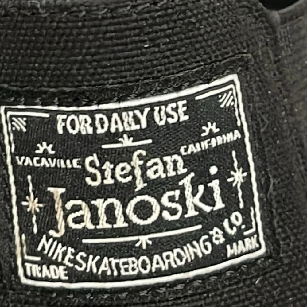 NIKE SB JANOSKI CANVAS SLIP ON SKATEBOARDING SNEAKERS BLACK  sz 5Y = 6.5 WOMENS - Picture 3 of 14